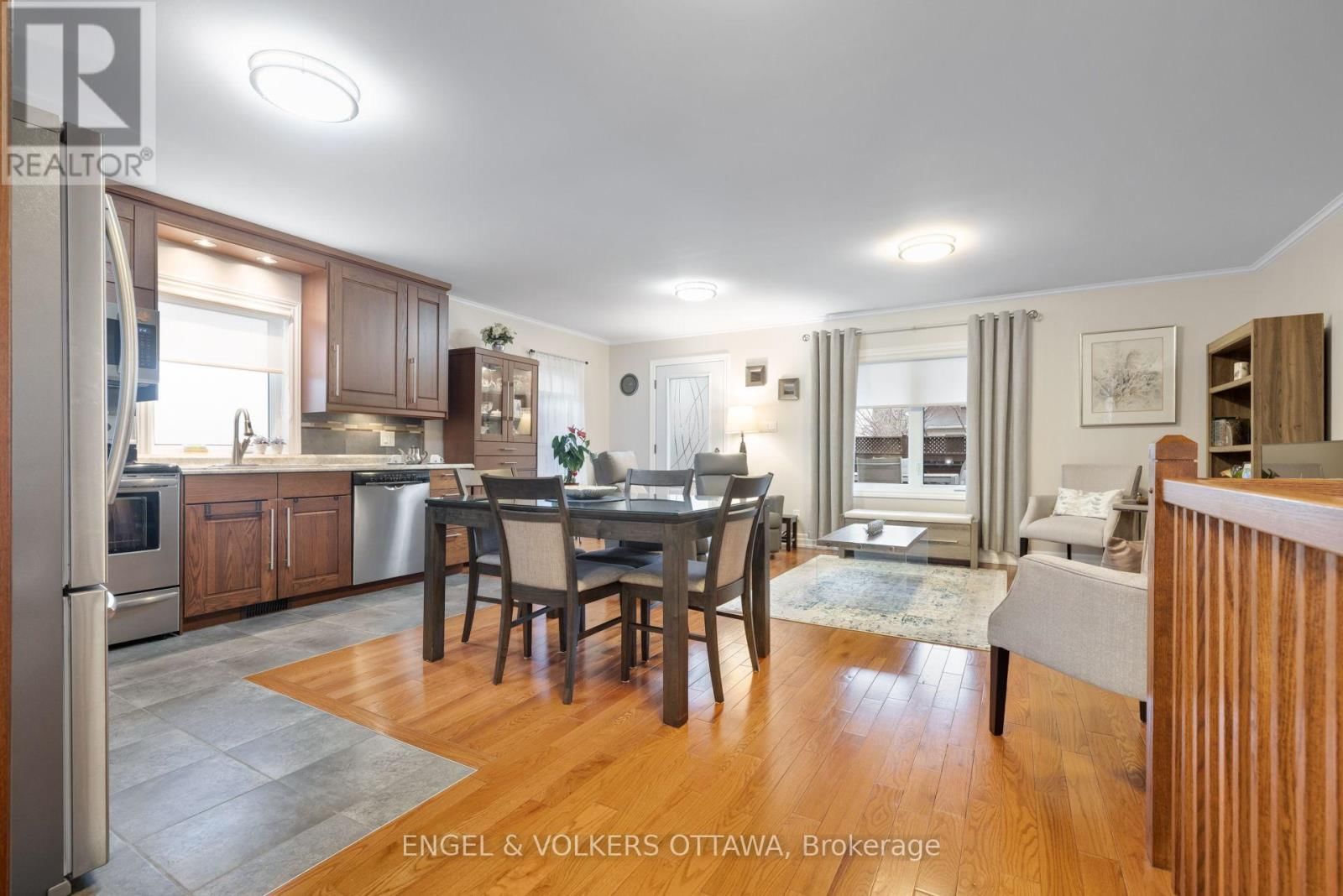 1173 ST JEROME CRESCENT Image 25