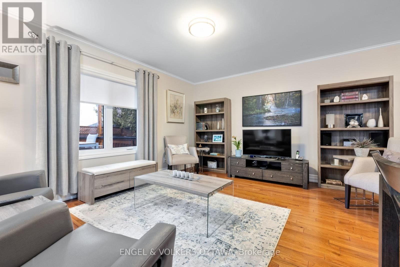 1173 ST JEROME CRESCENT Image 26