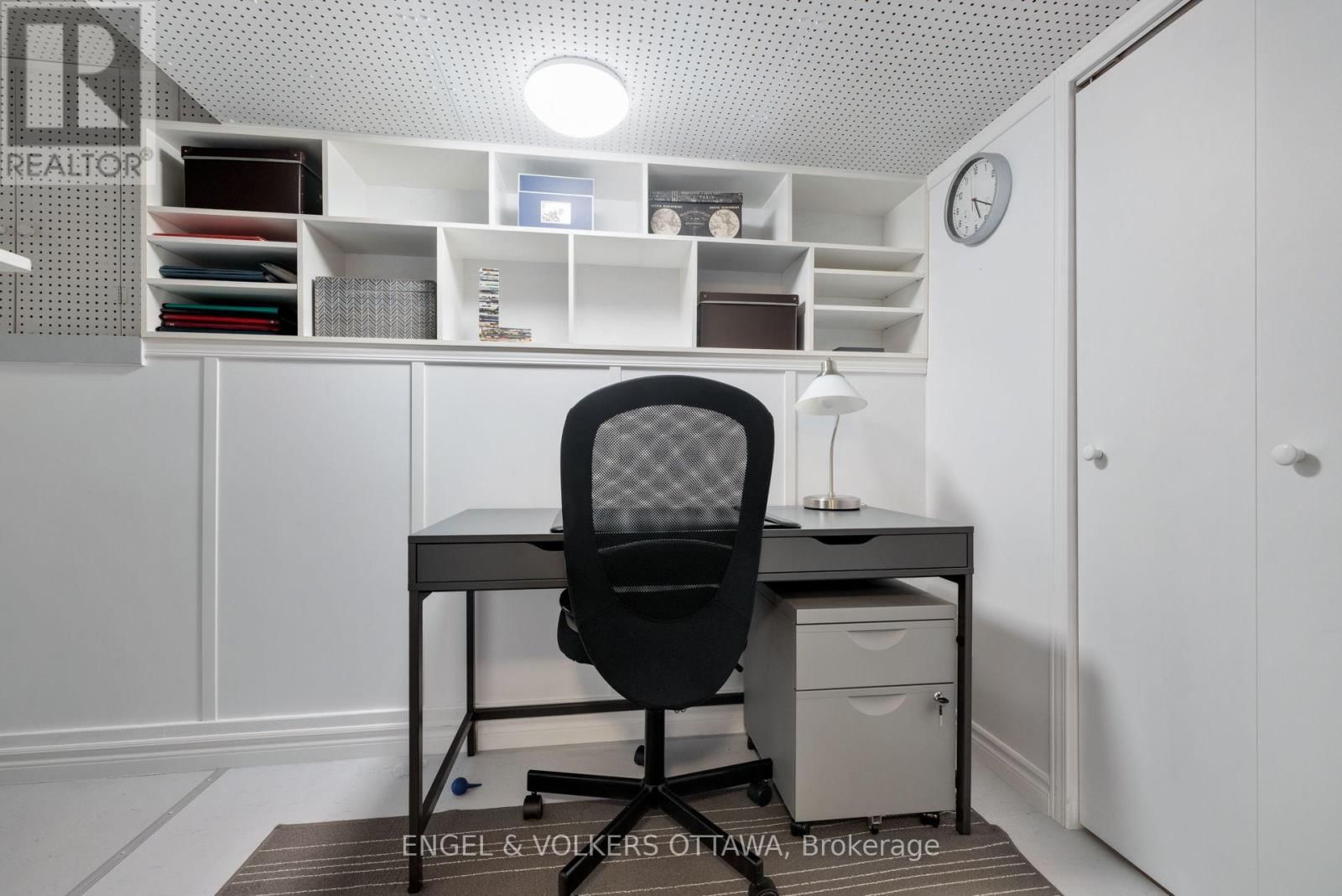 1173 ST JEROME CRESCENT Image 34