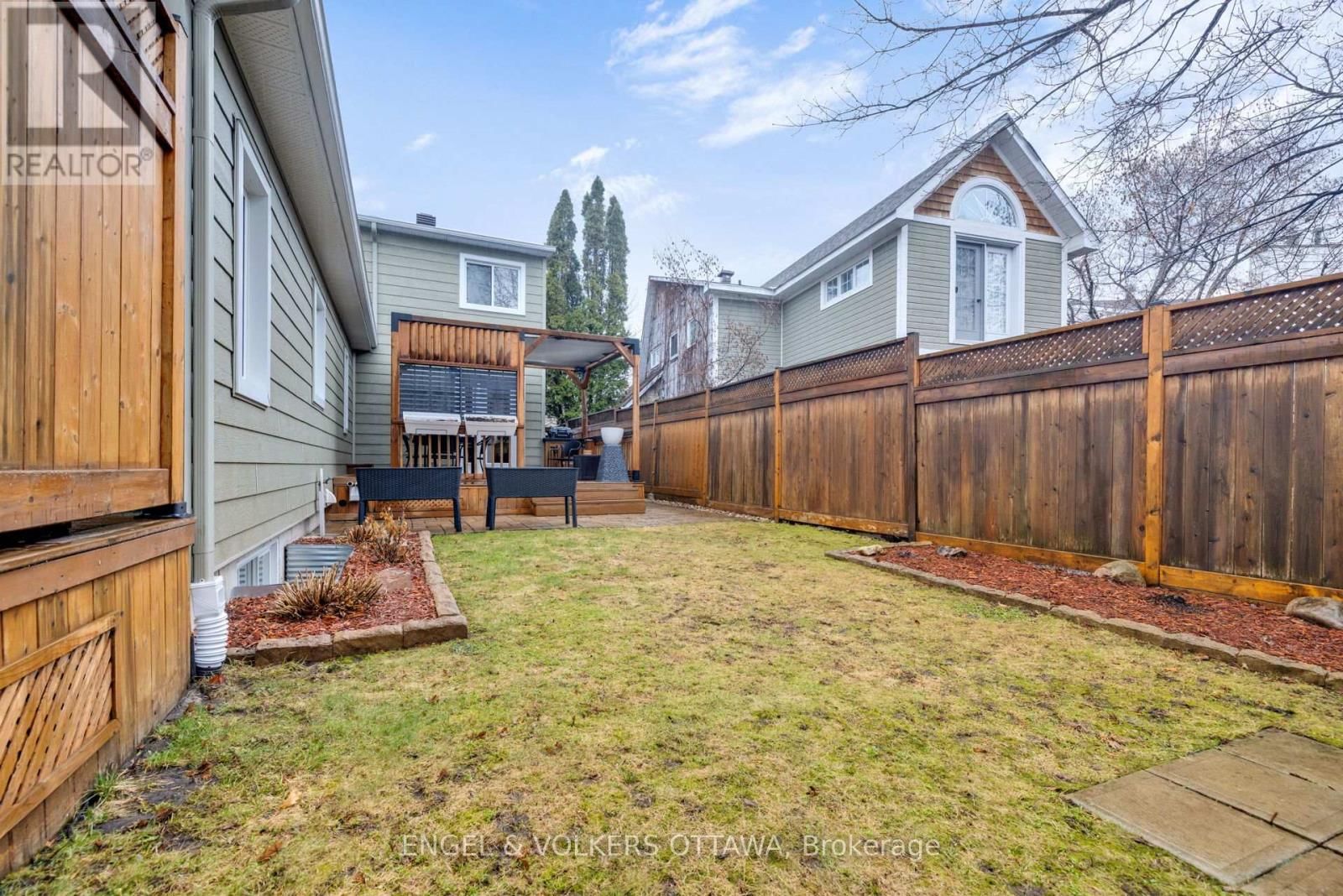 1173 ST JEROME CRESCENT Image 39