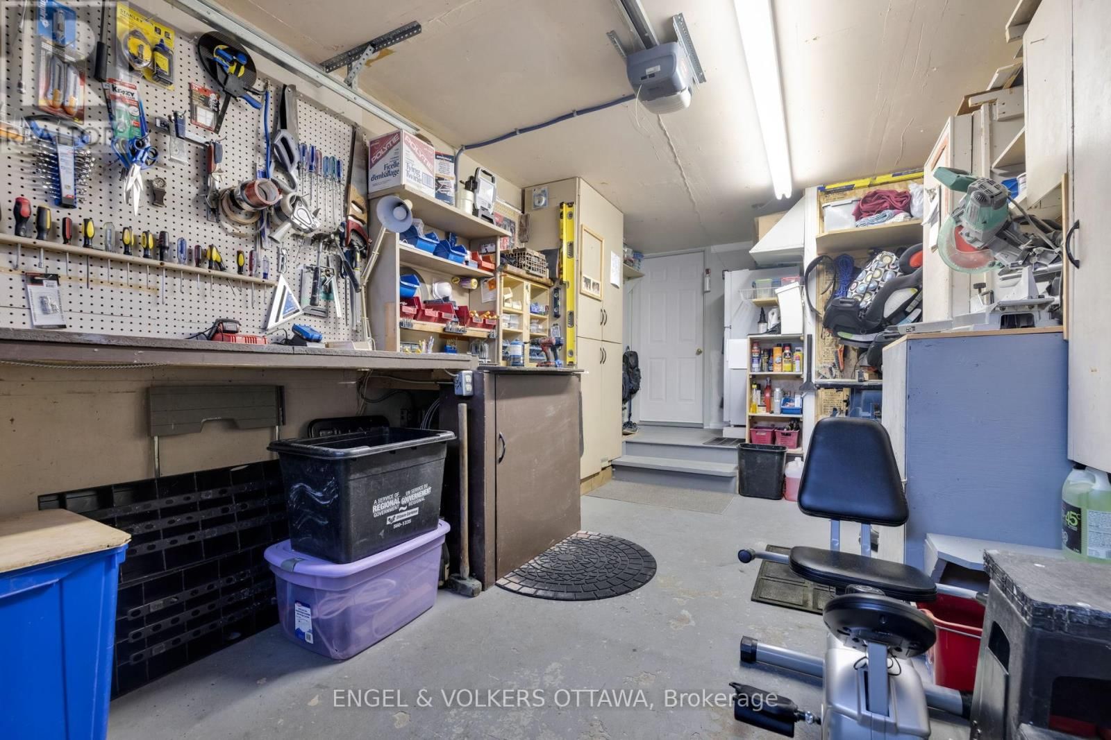 1173 ST JEROME CRESCENT Image 44