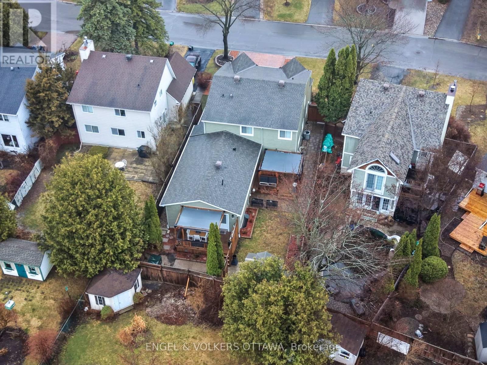 1173 ST JEROME CRESCENT Image 47