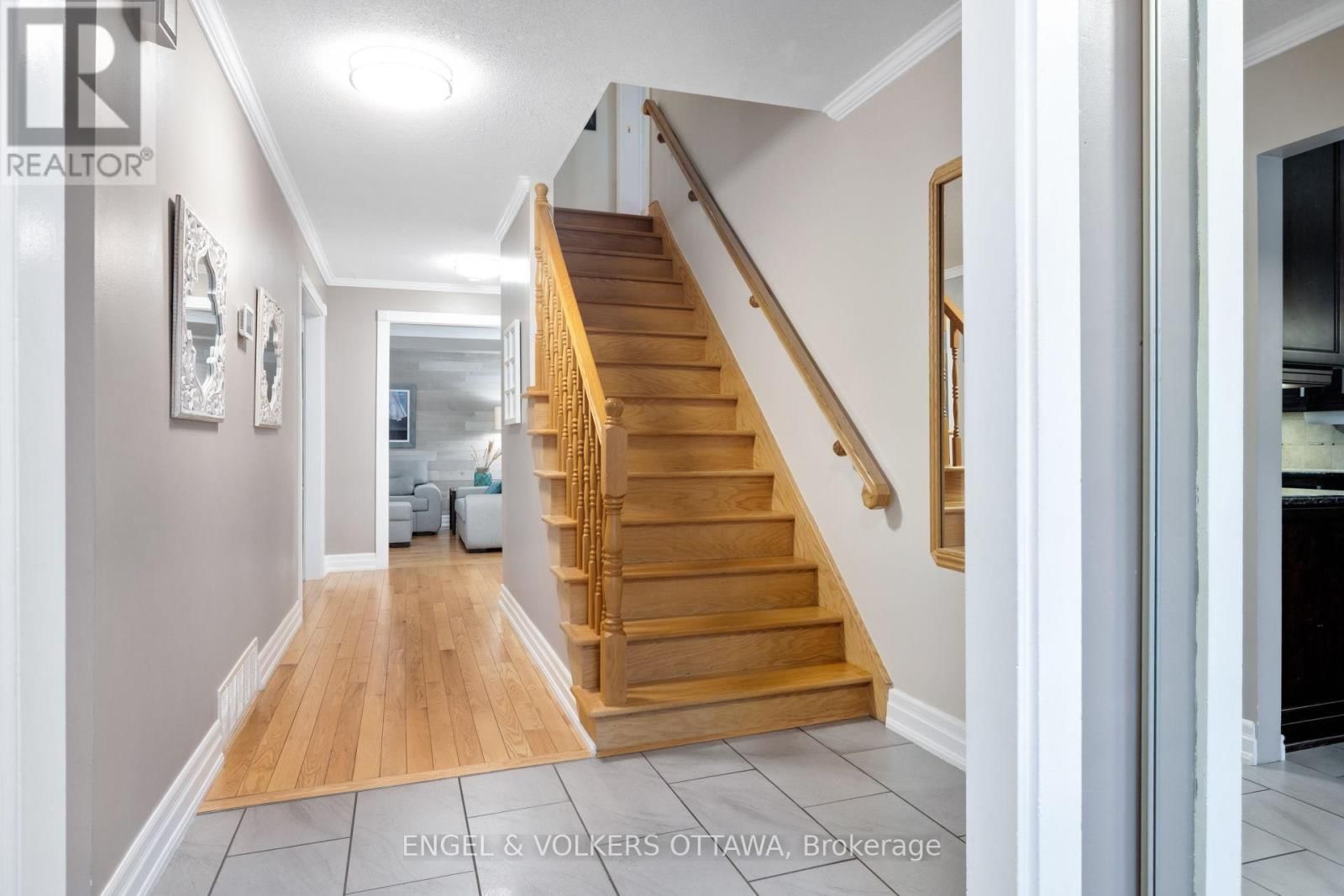 1173 ST JEROME CRESCENT Image 48