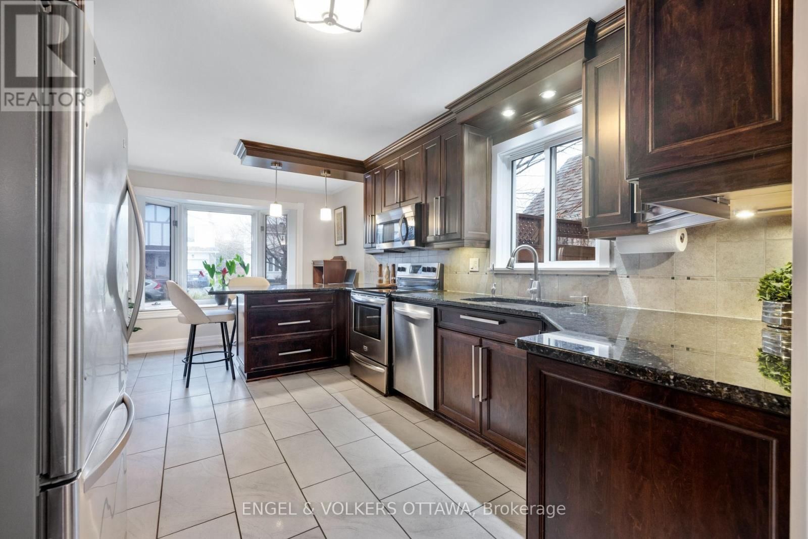 1173 ST JEROME CRESCENT Image 7