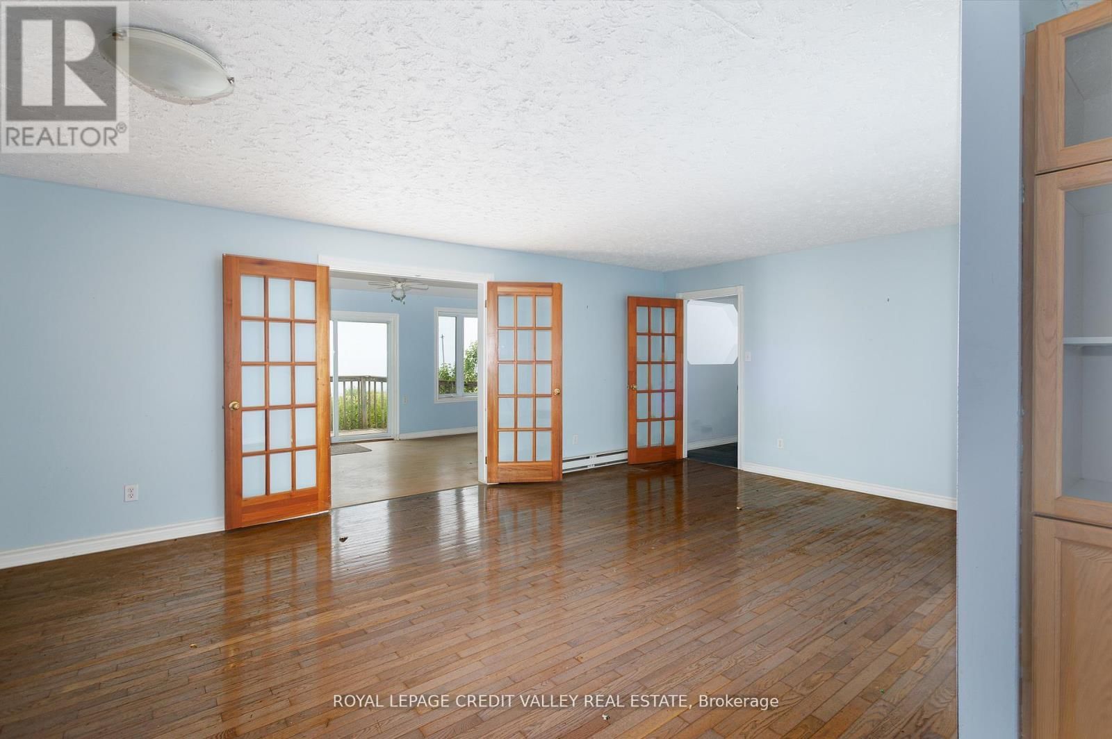 147 MEMORY LANE Image 24