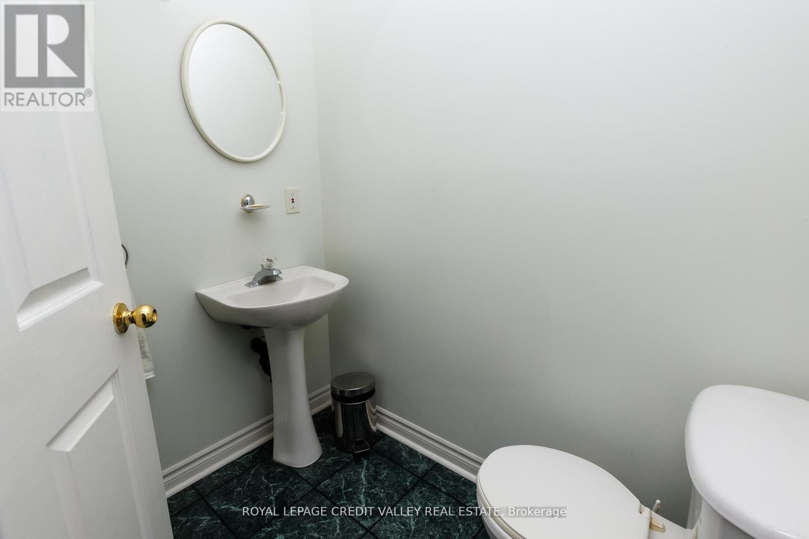 147 MEMORY LANE Image 33