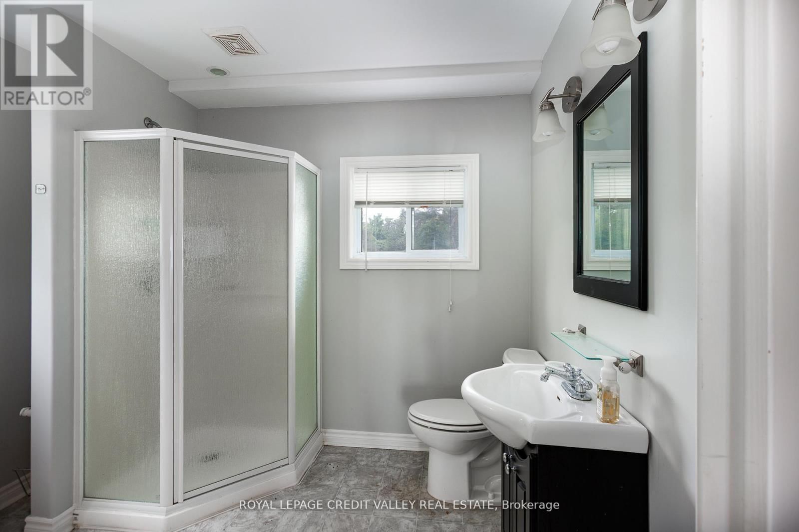 147 MEMORY LANE Image 6