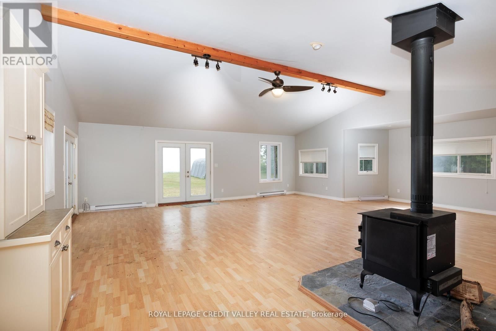 147 MEMORY LANE Image 8