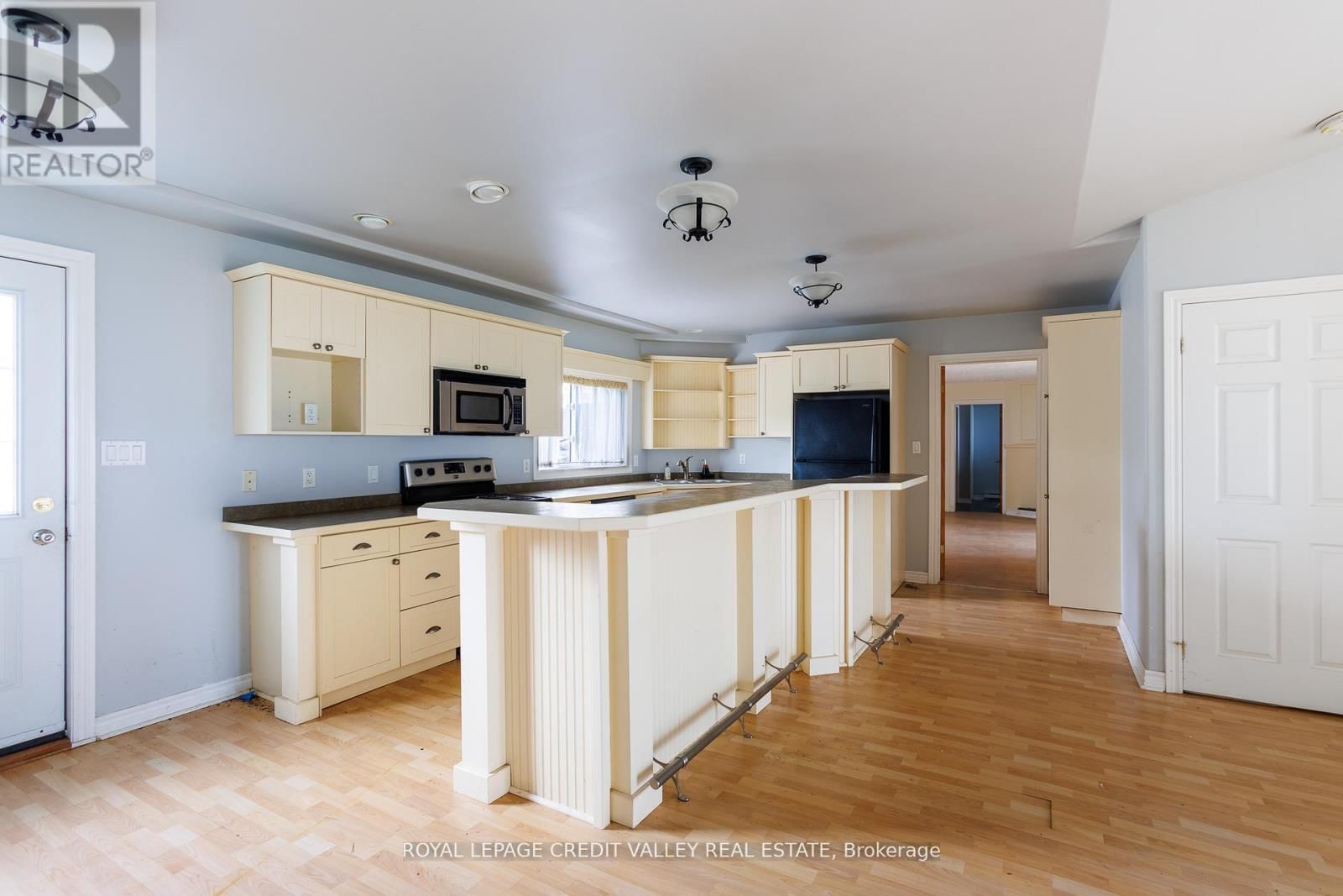 147 MEMORY LANE Image 9