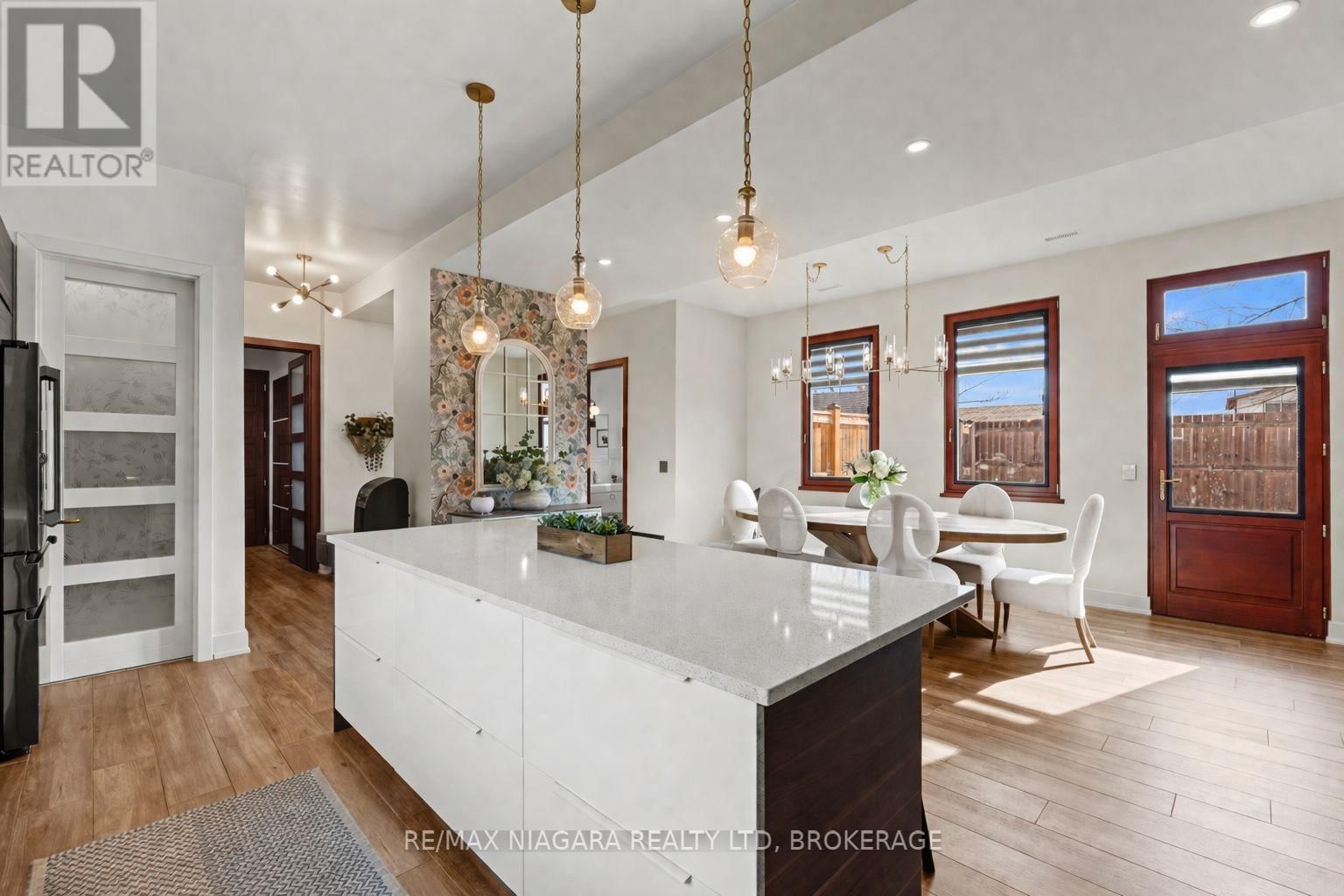 1887 DOMINION ROAD Image 15