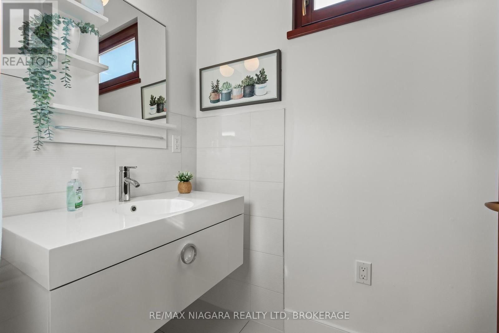 1887 DOMINION ROAD Image 27