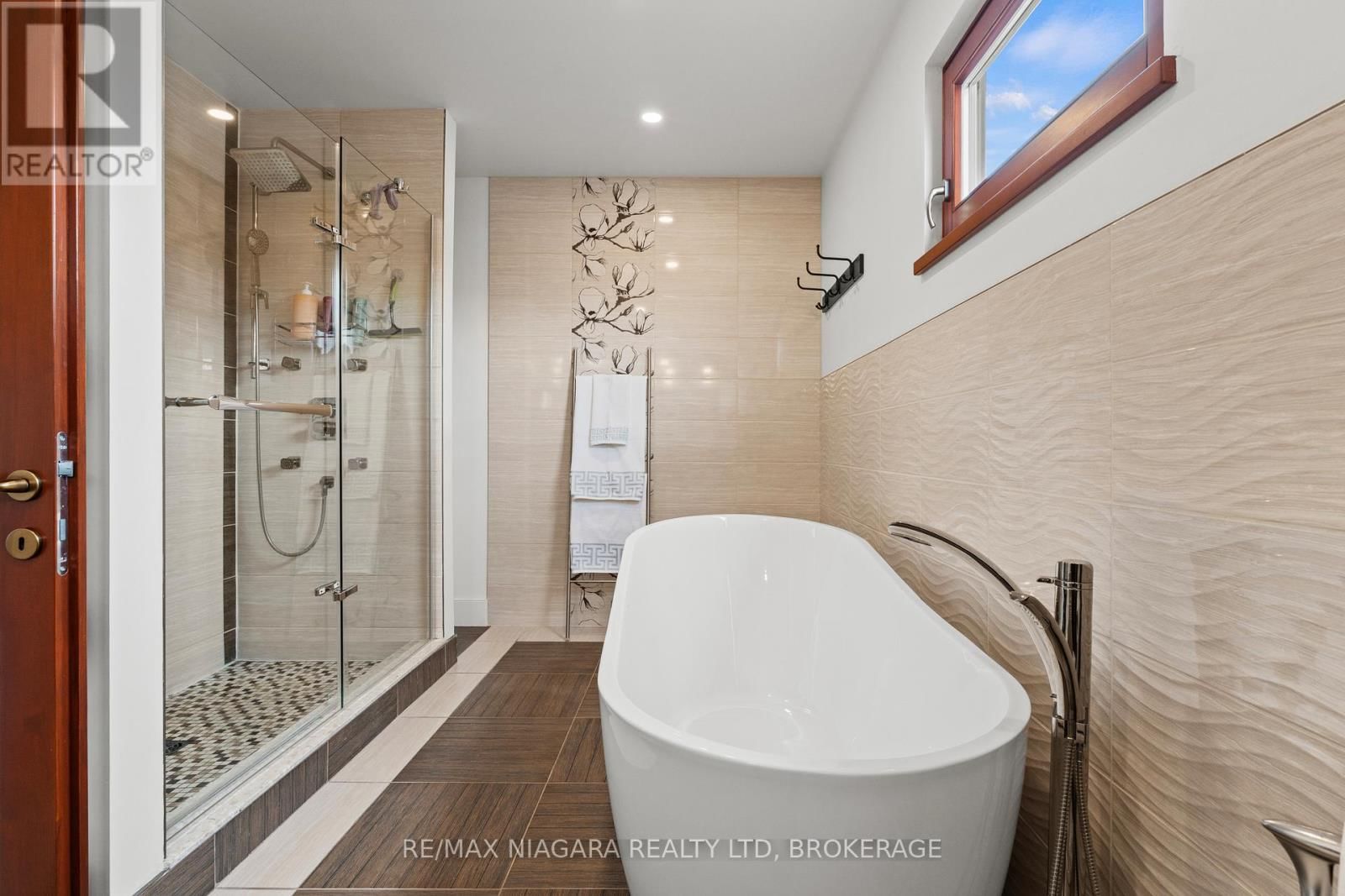 1887 DOMINION ROAD Image 35