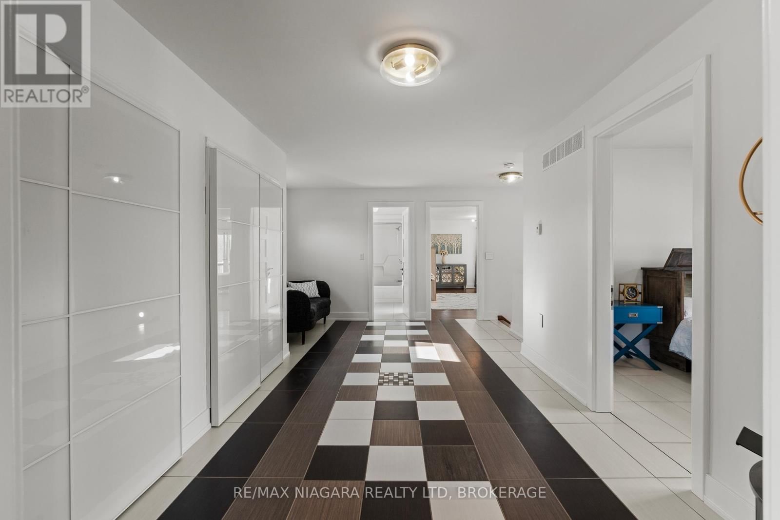 1887 DOMINION ROAD Image 39