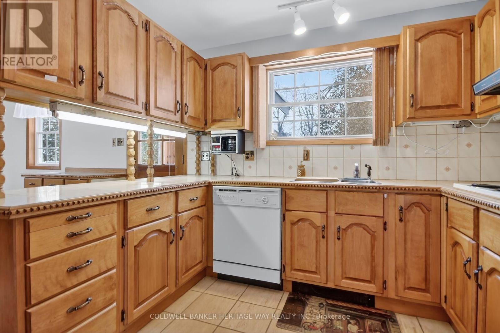 122 AVENUE 4 AVENUE Image 11