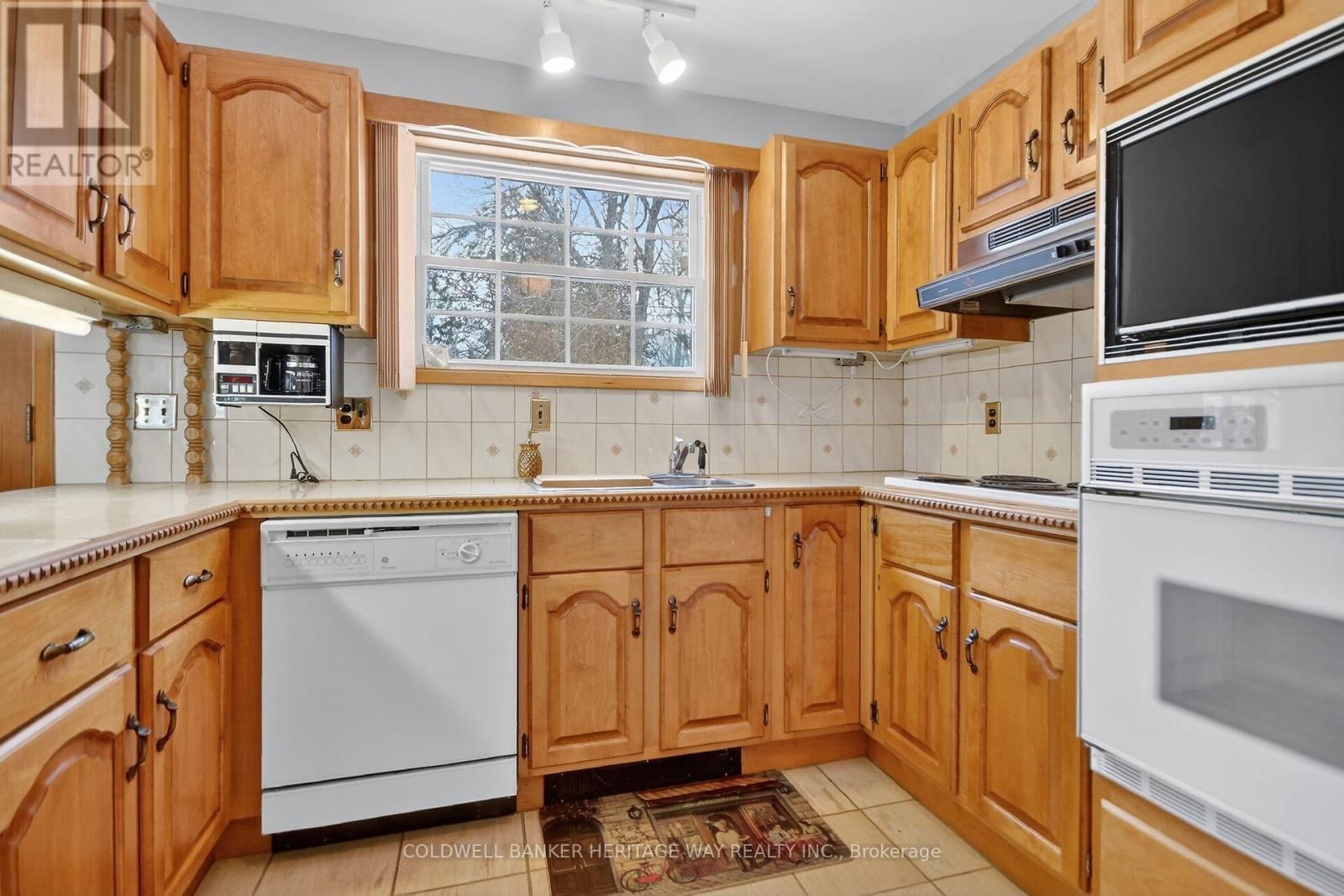 122 AVENUE 4 AVENUE Image 12