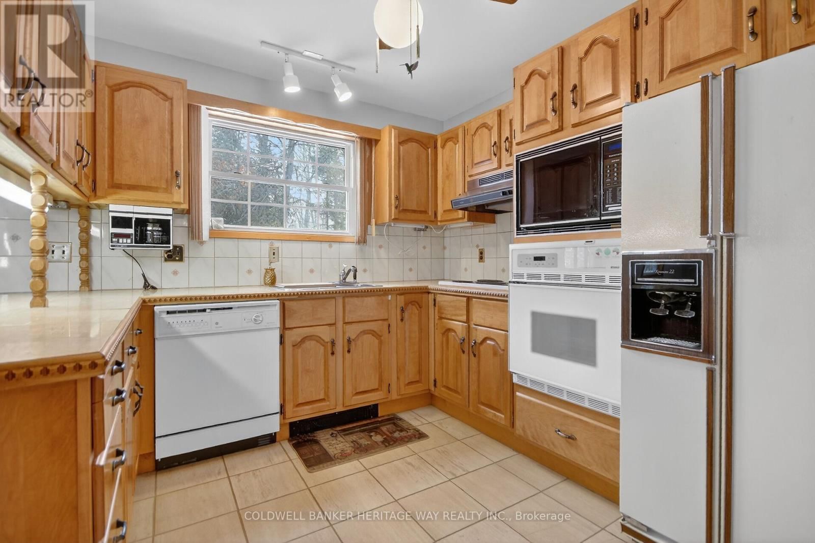 122 AVENUE 4 AVENUE Image 14