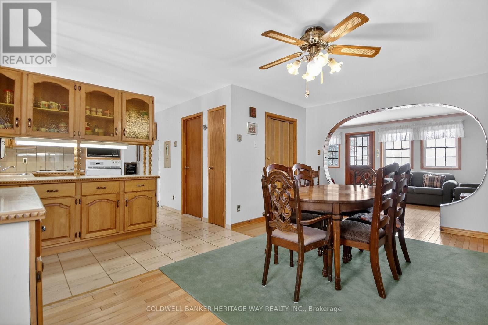 122 AVENUE 4 AVENUE Image 16