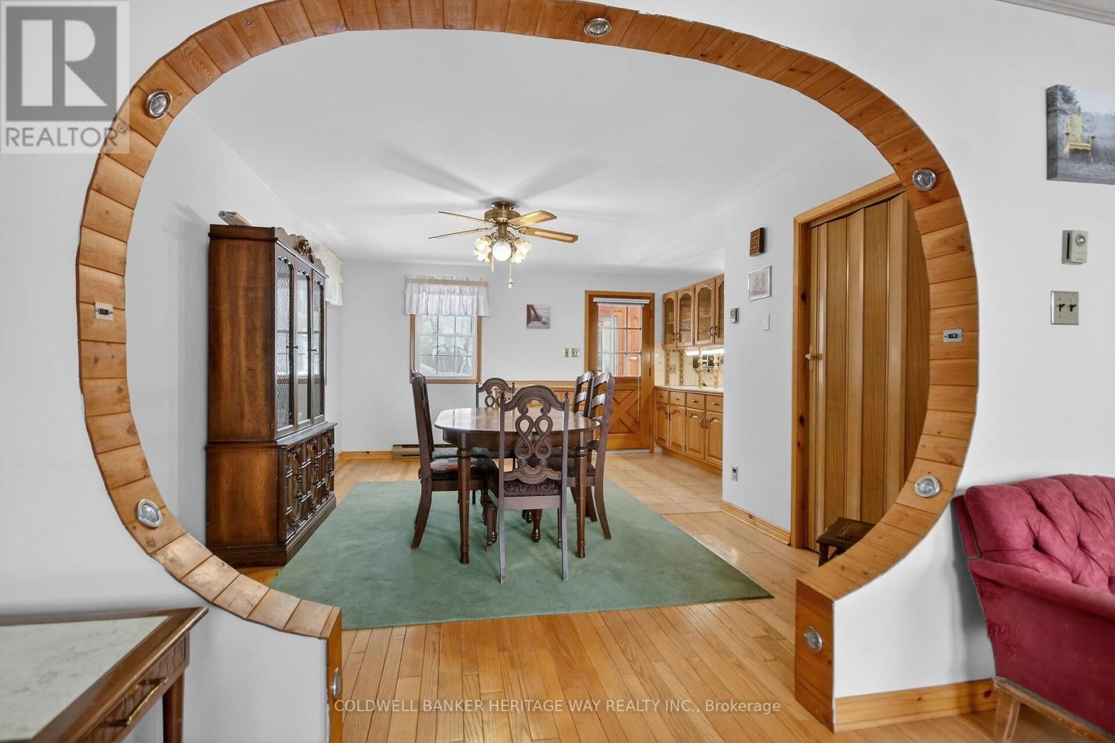 122 AVENUE 4 AVENUE Image 19