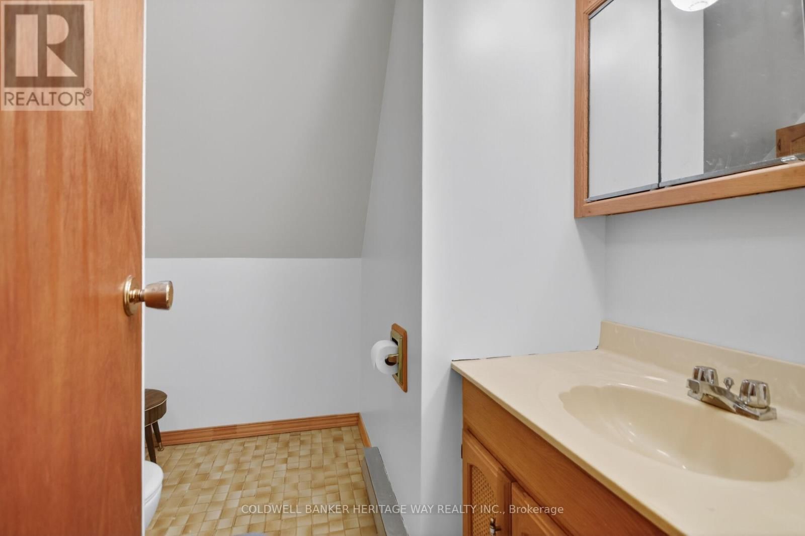 122 AVENUE 4 AVENUE Image 35