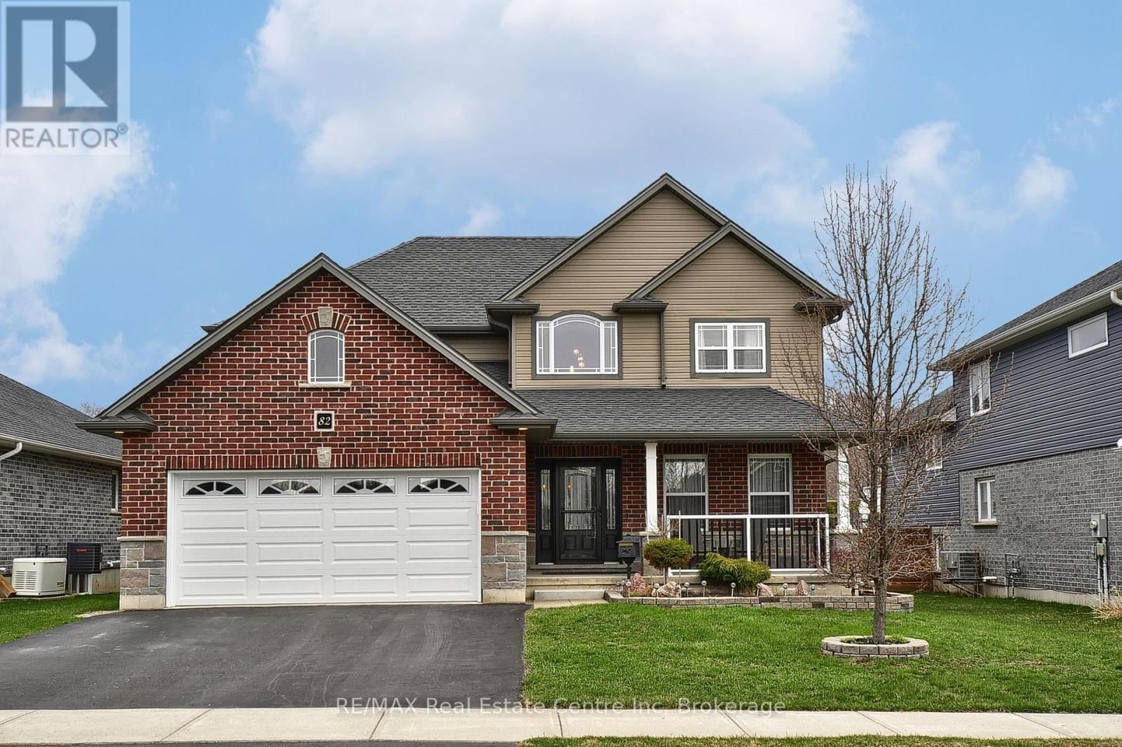 82 CURTIS STREET SOUTH Image 1