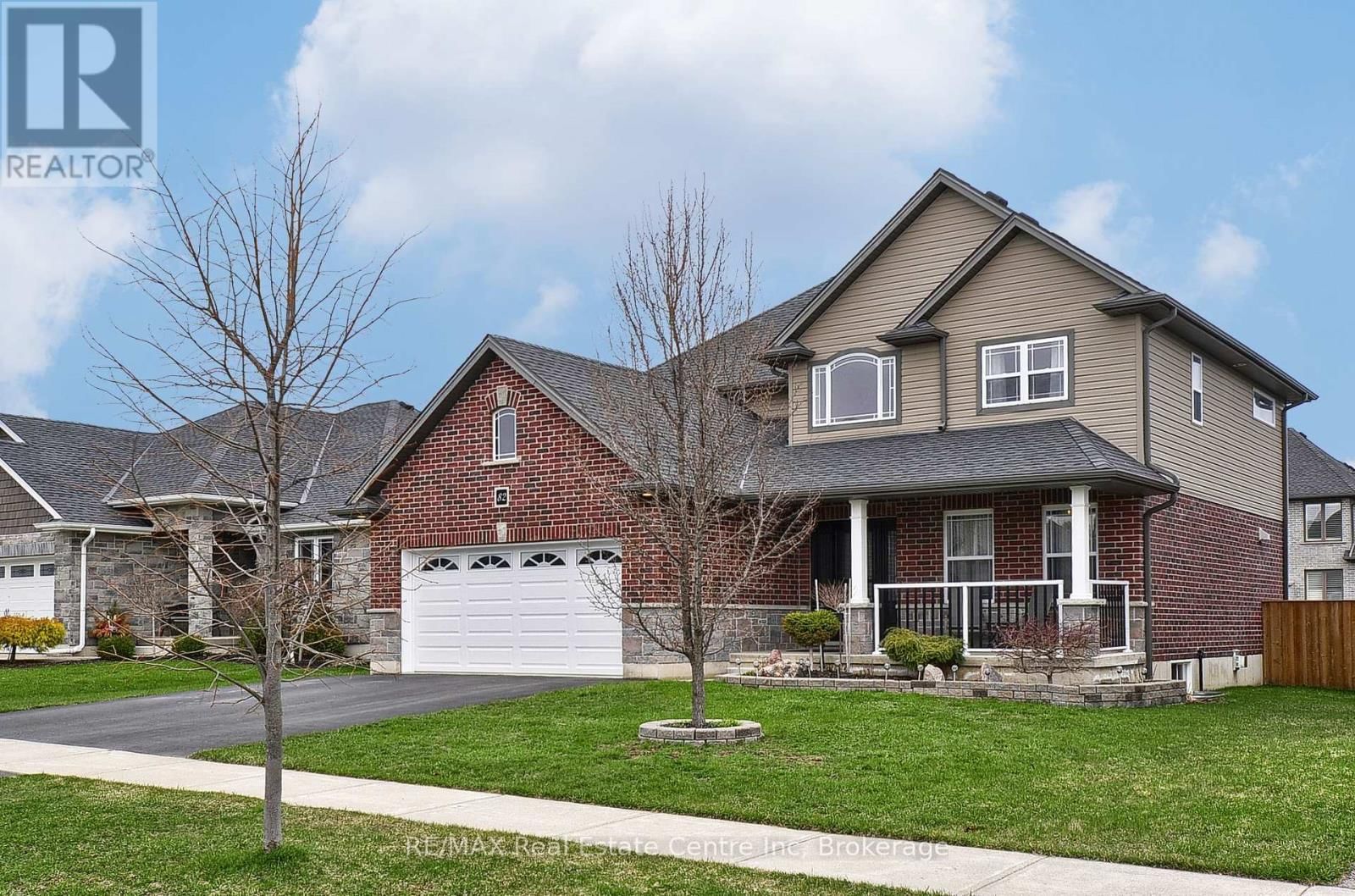 82 CURTIS STREET SOUTH Image 2