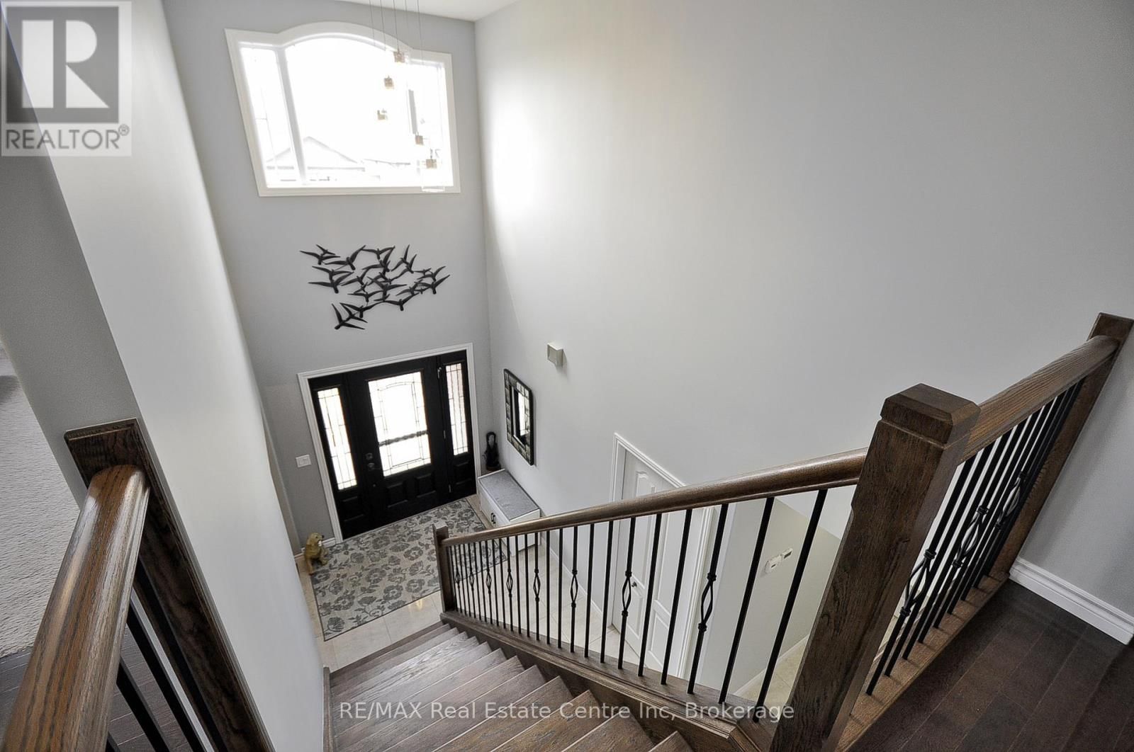 82 CURTIS STREET SOUTH Image 22