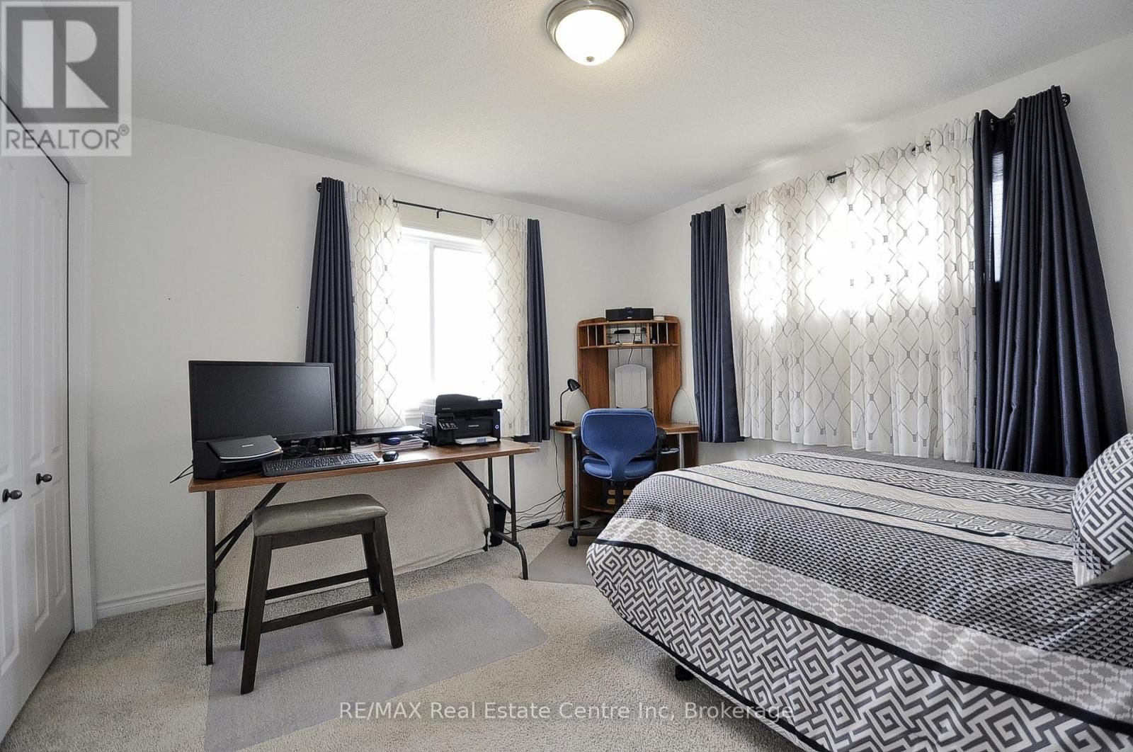 82 CURTIS STREET SOUTH Image 29