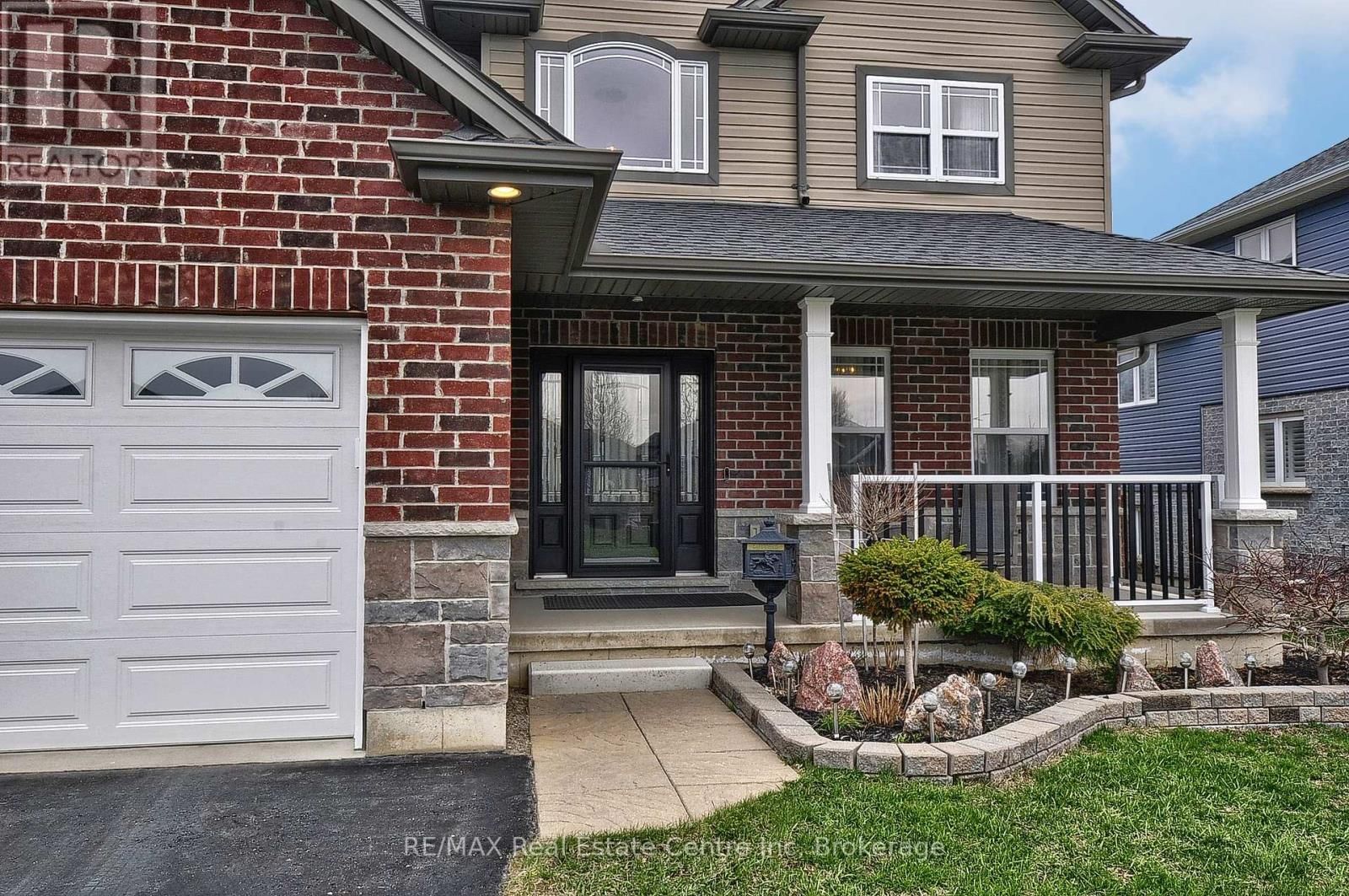 82 CURTIS STREET SOUTH Image 4