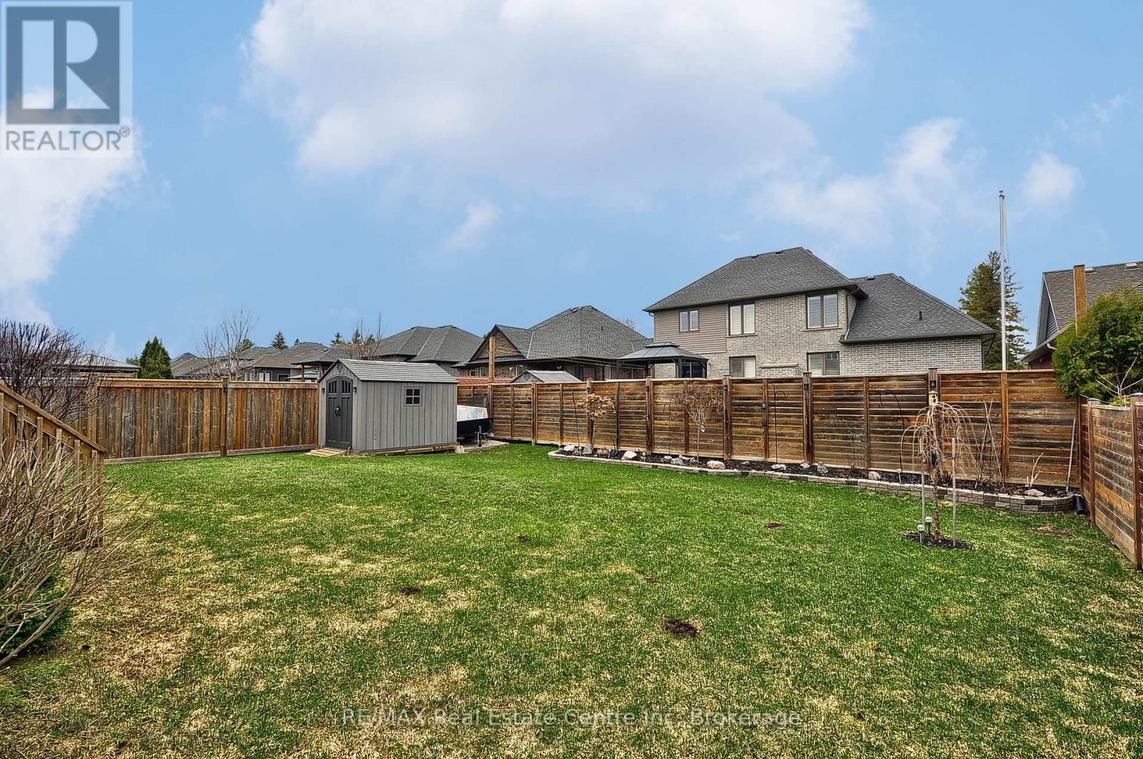 82 CURTIS STREET SOUTH Image 42