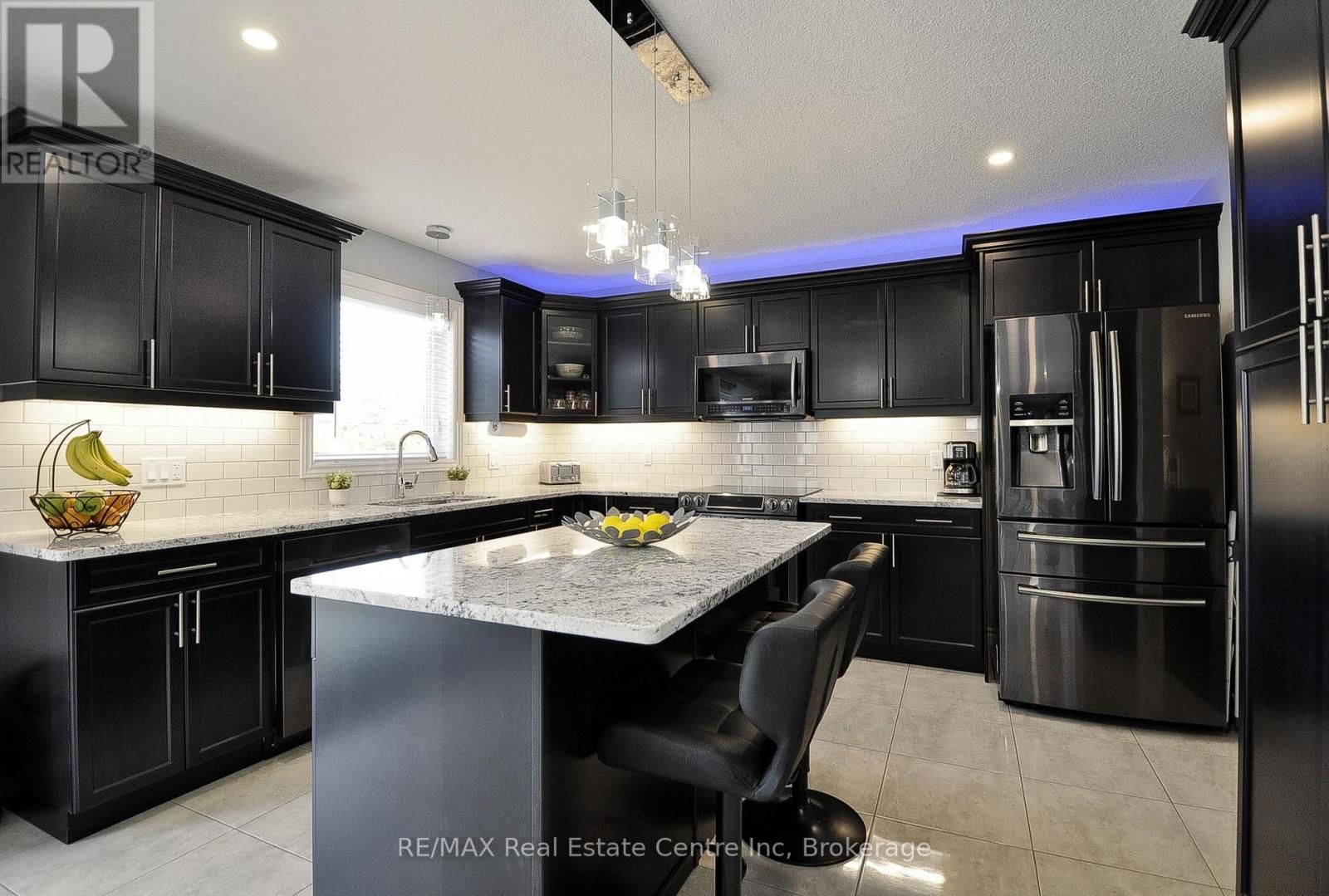 82 CURTIS STREET SOUTH Image 7