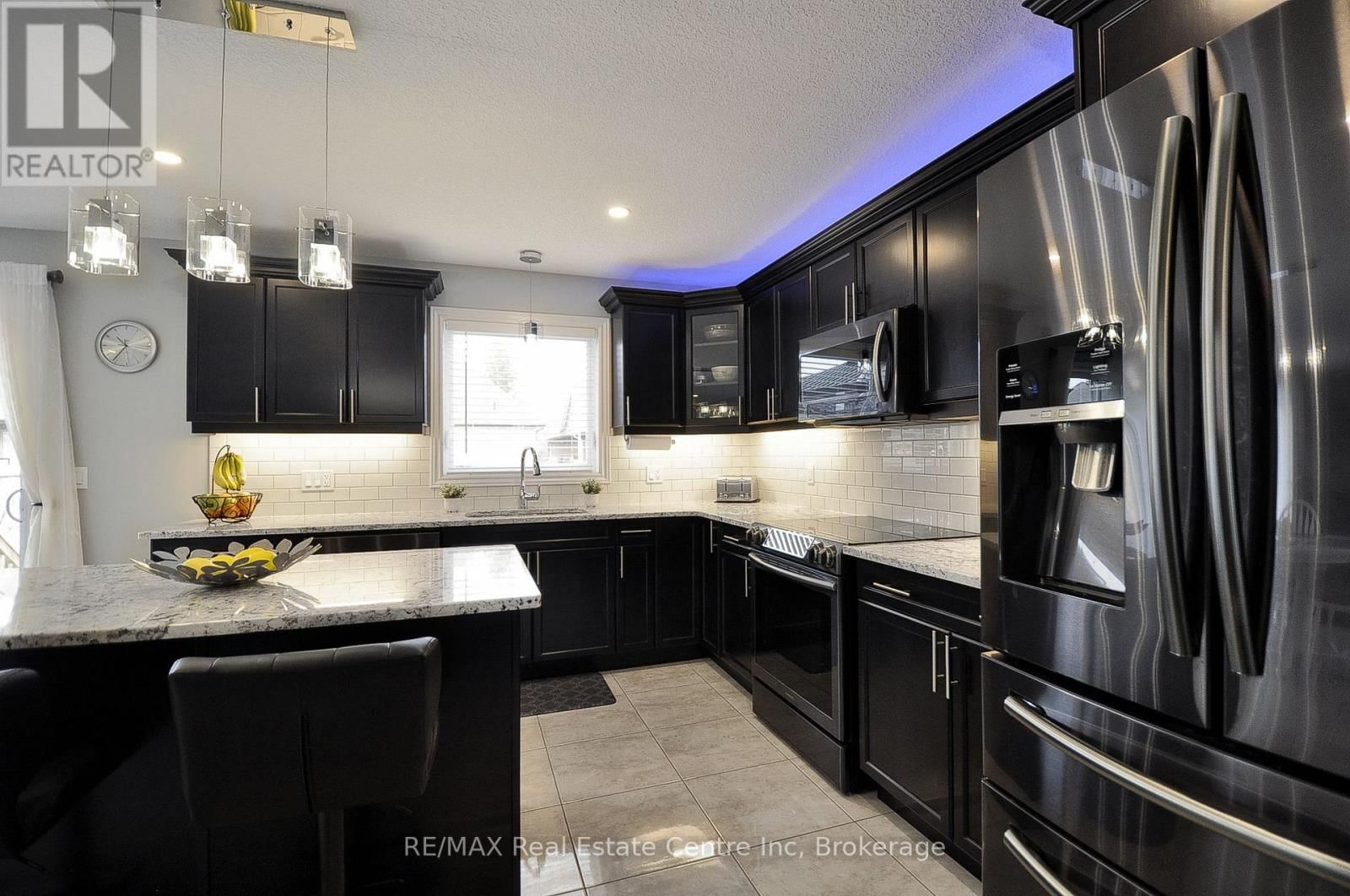 82 CURTIS STREET SOUTH Image 8