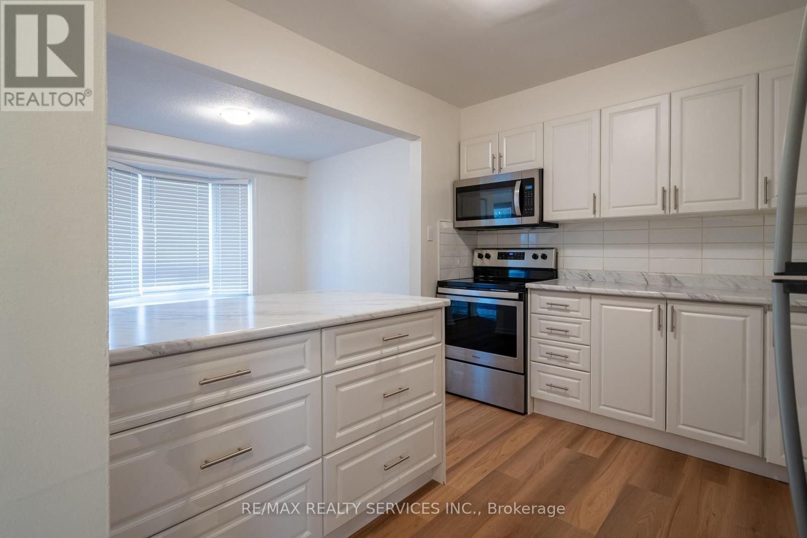 176 - 100 BROWNLEIGH AVENUE Image 11