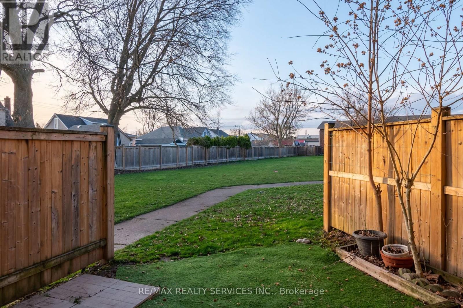 176 - 100 BROWNLEIGH AVENUE Image 22