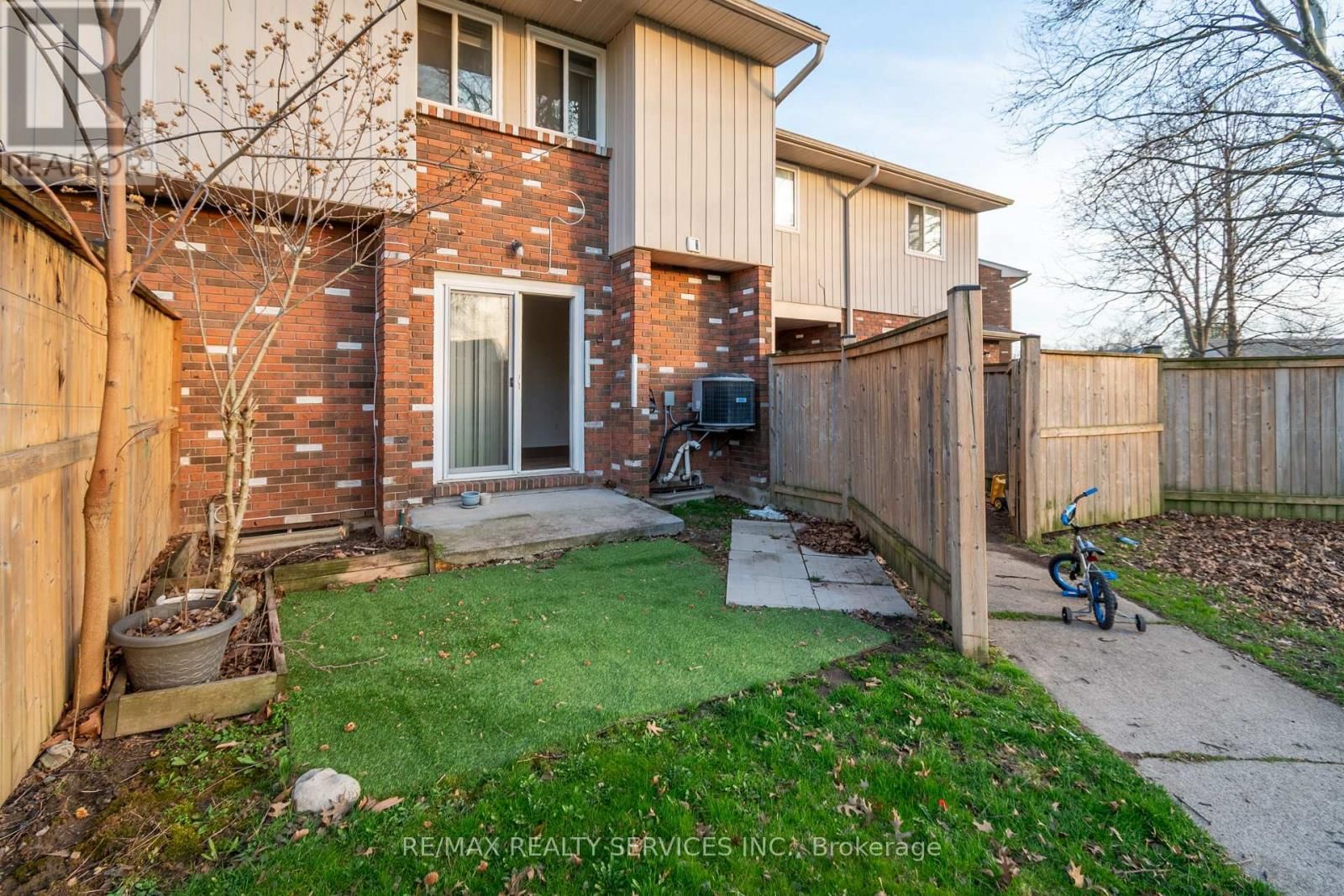 176 - 100 BROWNLEIGH AVENUE Image 23