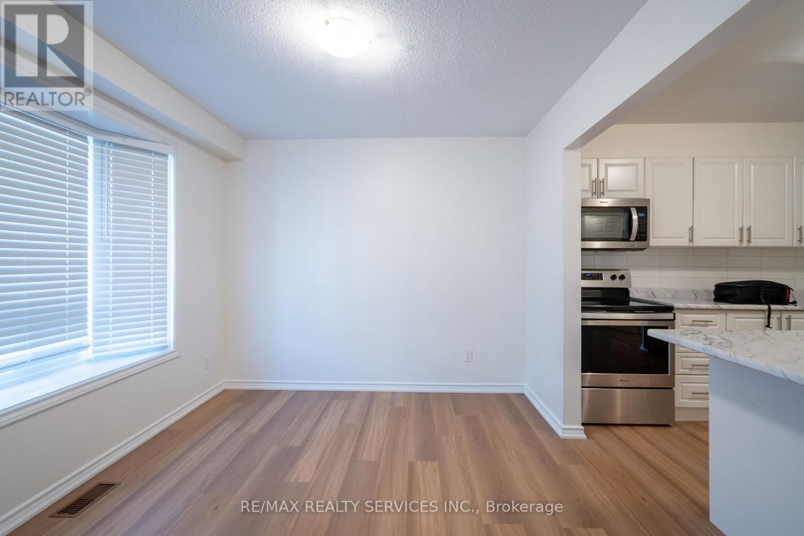 176 - 100 BROWNLEIGH AVENUE Image 6