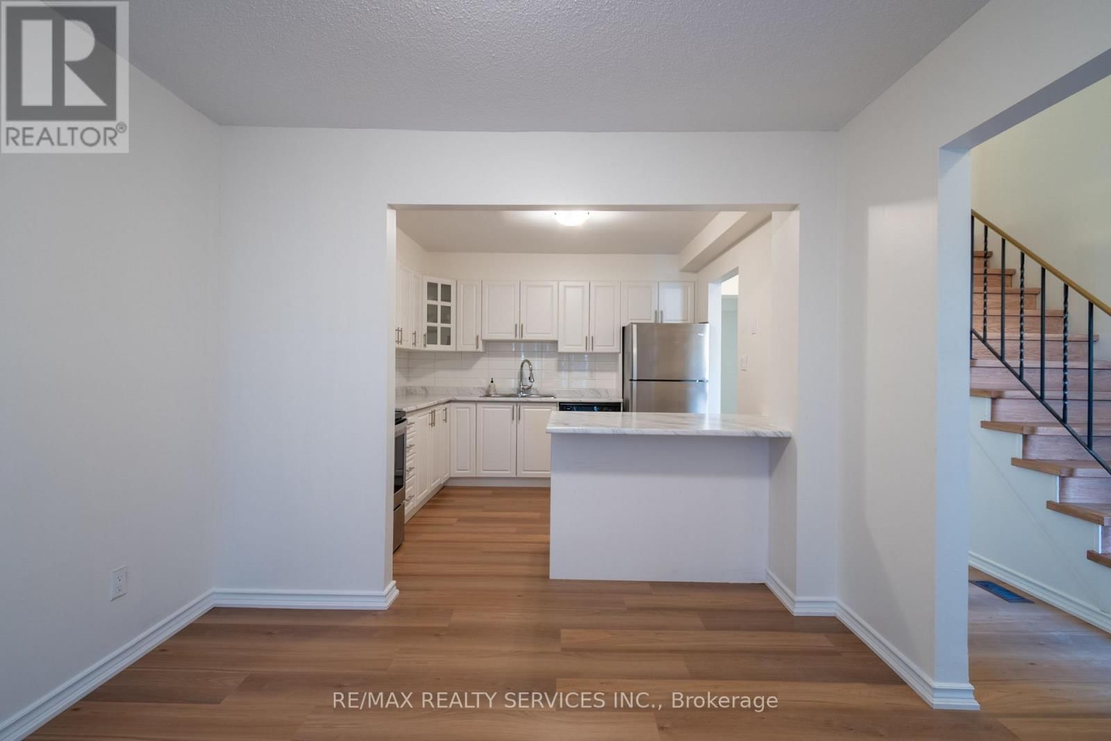 176 - 100 BROWNLEIGH AVENUE Image 7