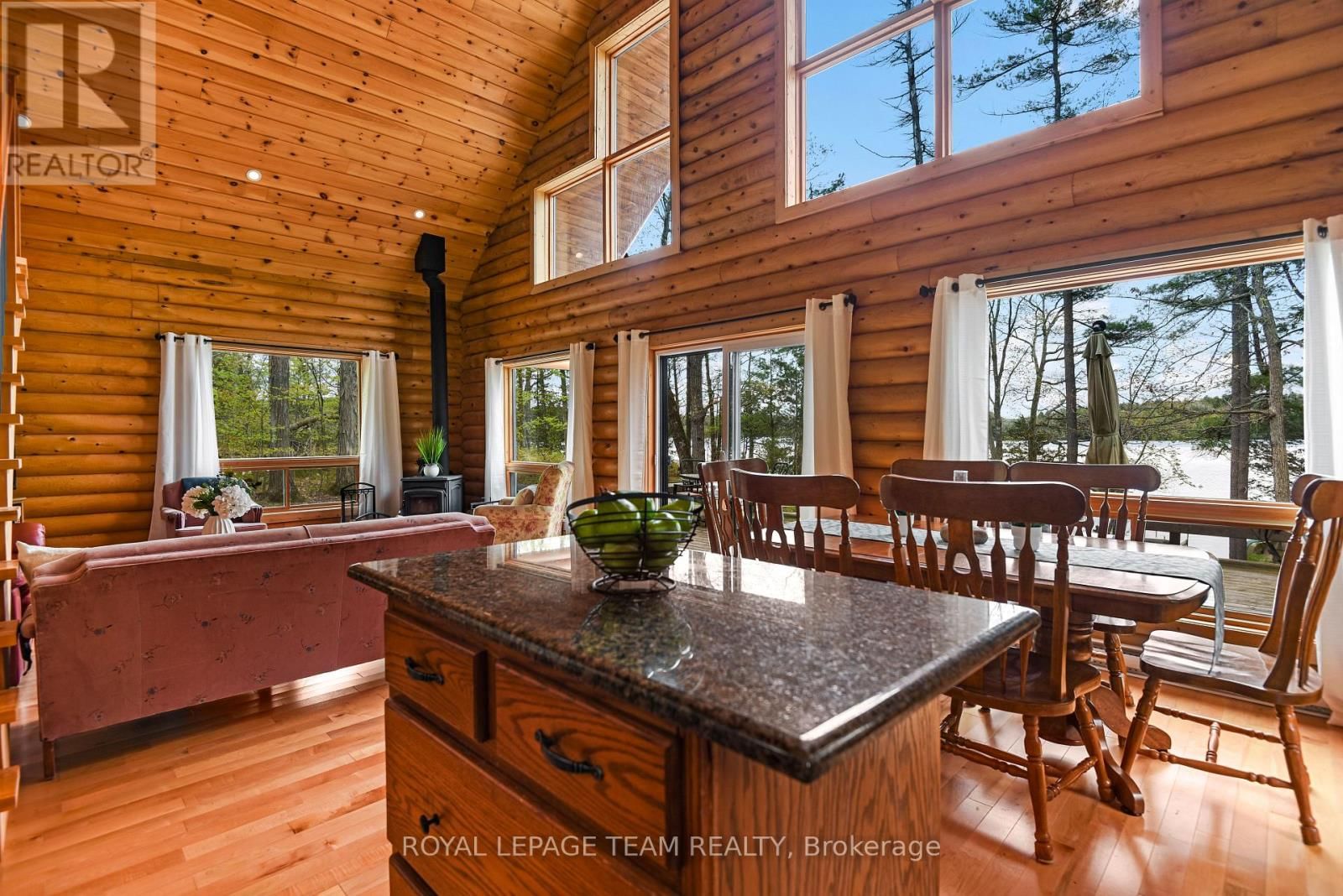 964 SPRUCE LANE Image 22