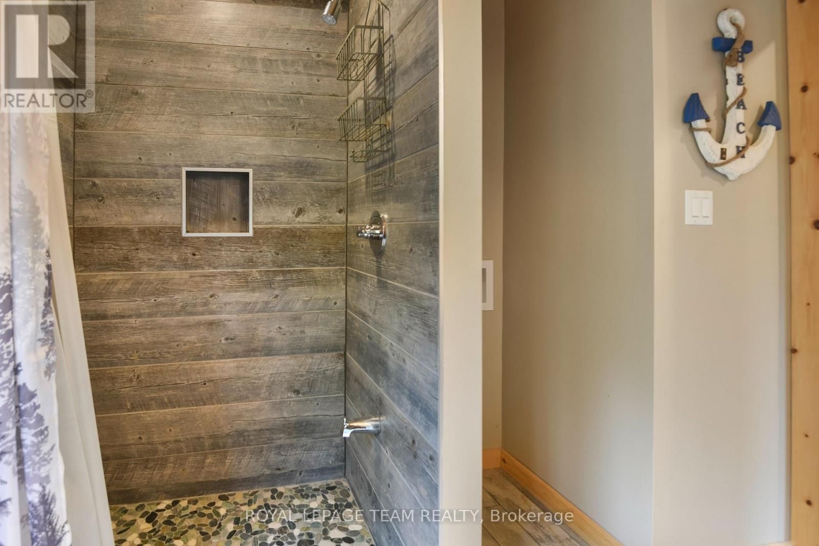 964 SPRUCE LANE Image 25