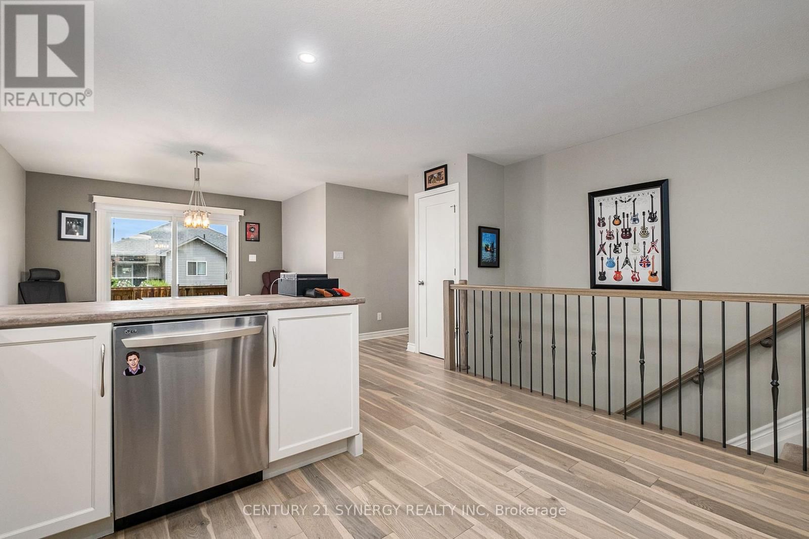 457 HONEYBORNE STREET Image 11