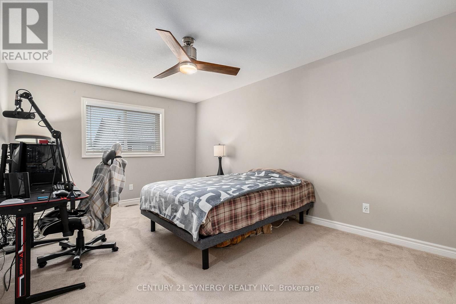 457 HONEYBORNE STREET Image 14