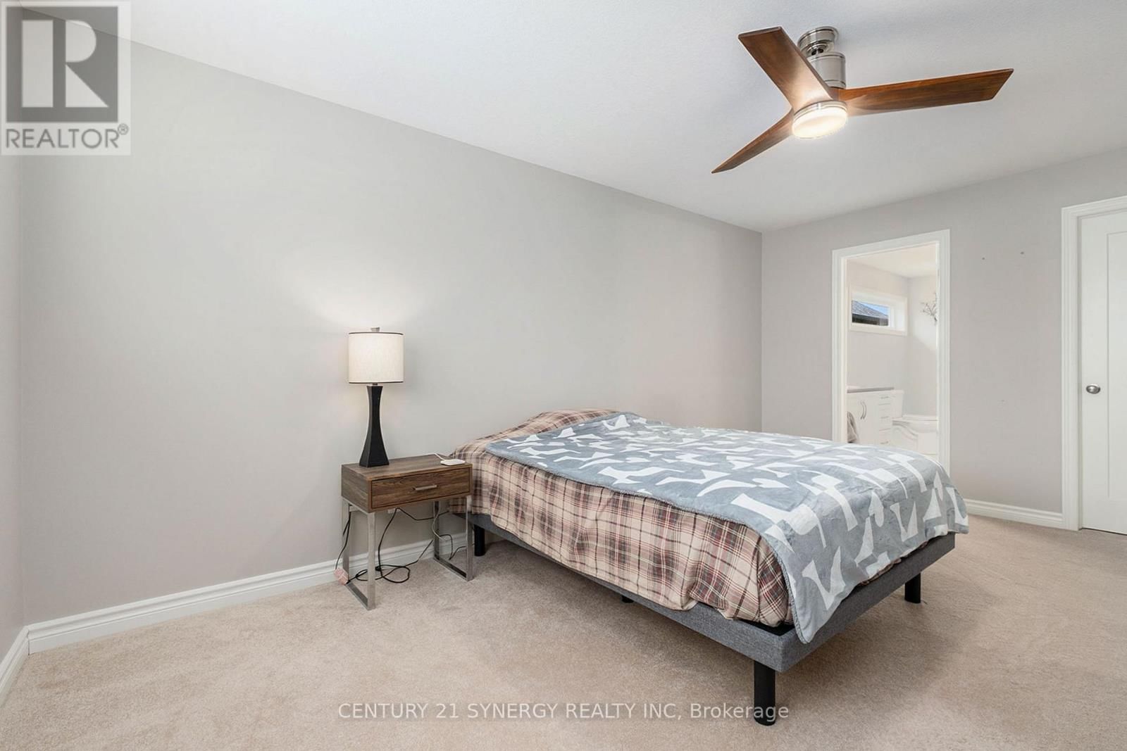 457 HONEYBORNE STREET Image 15