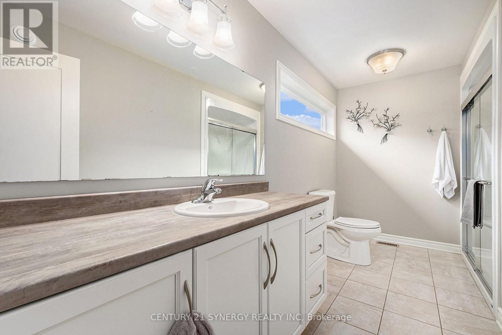 457 HONEYBORNE STREET Image 16