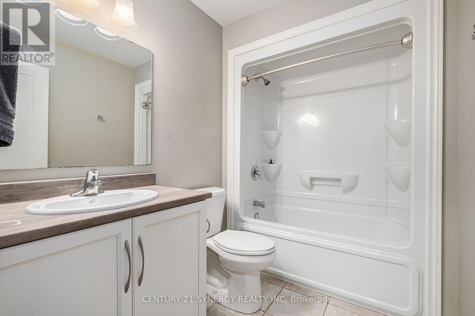 457 HONEYBORNE STREET Image 20