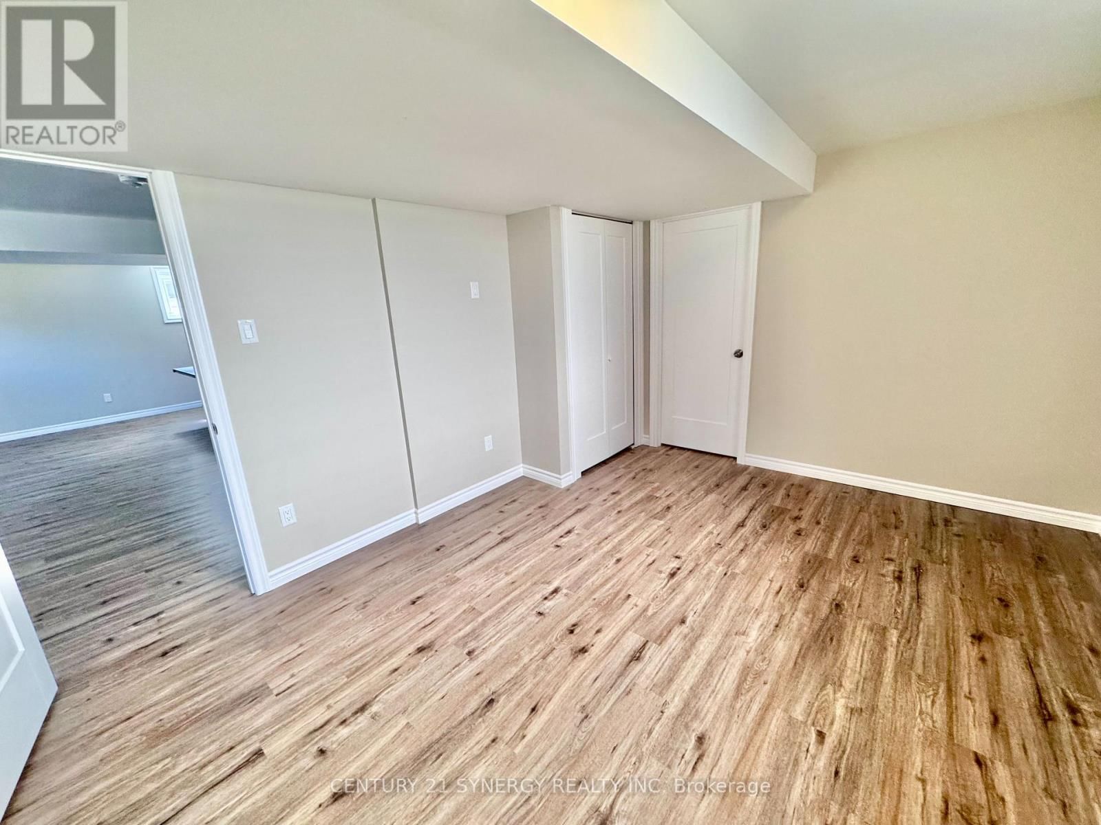 457 HONEYBORNE STREET Image 24