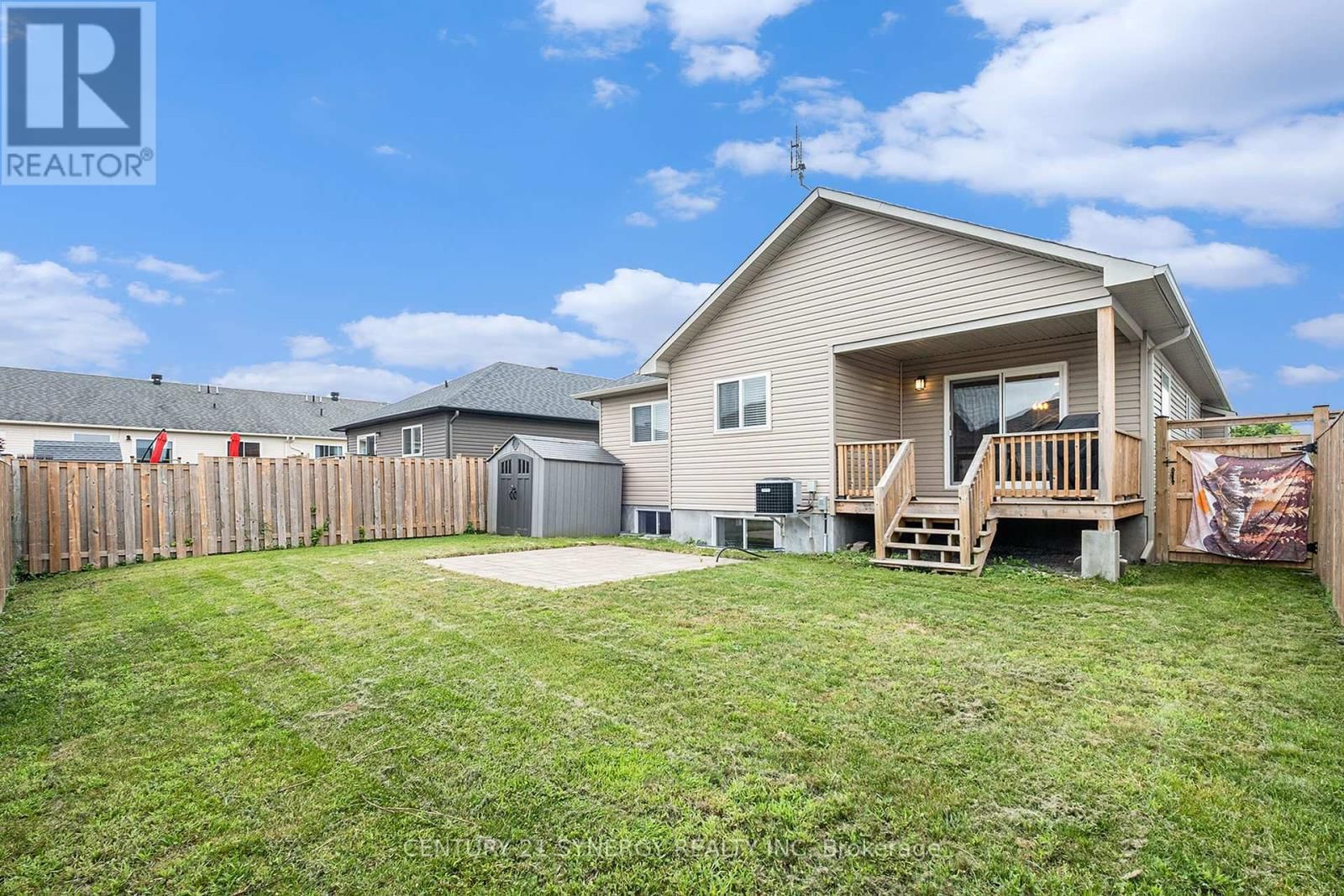 457 HONEYBORNE STREET Image 28