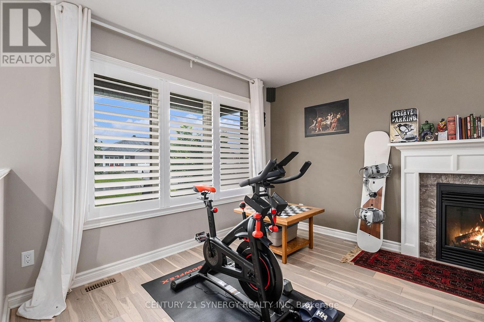 457 HONEYBORNE STREET Image 6