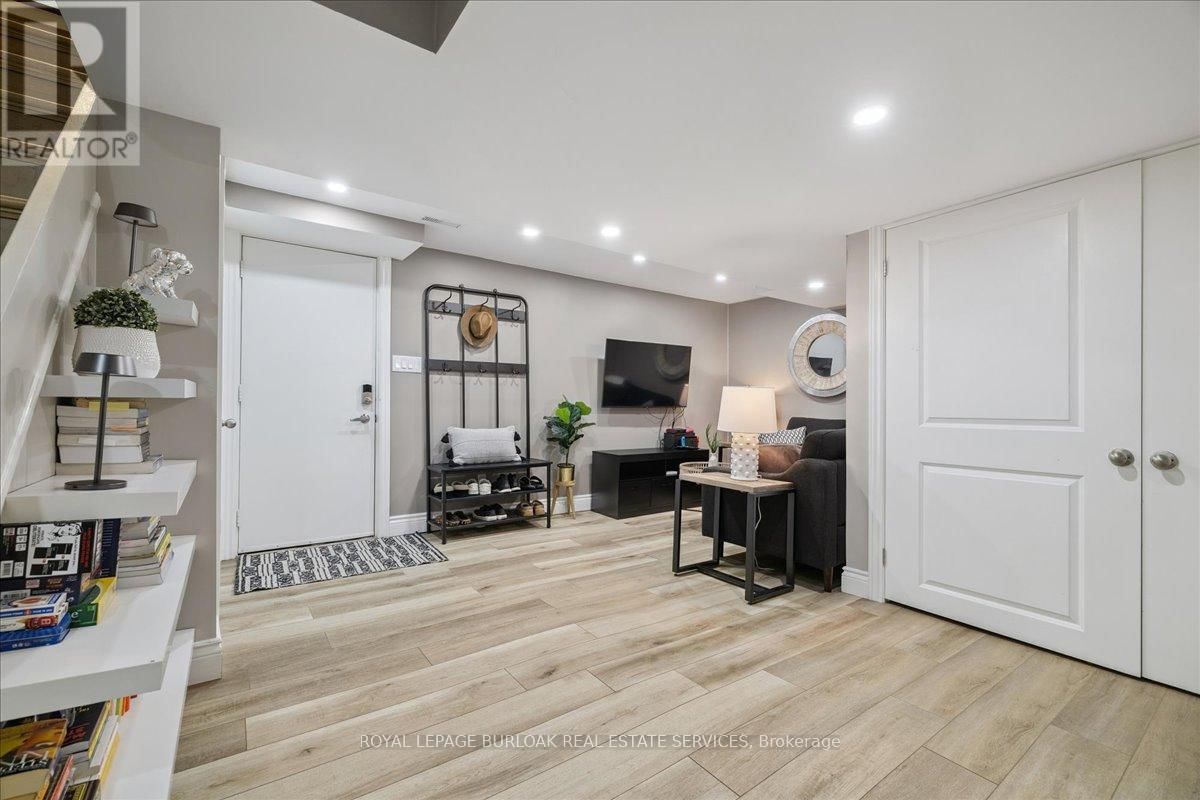 44 SUNVALE PLACE Image 36