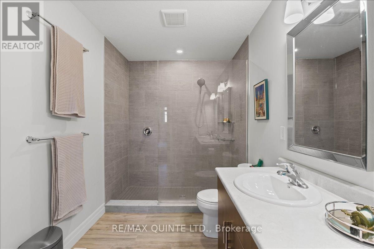 6 GRANBY COURT Image 25