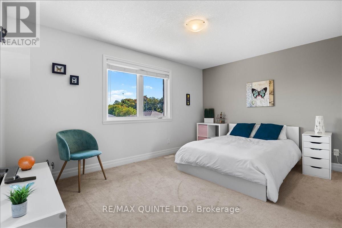 6 GRANBY COURT Image 33