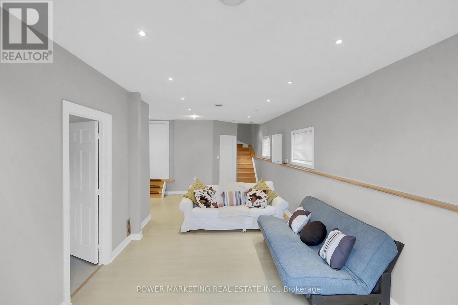 181 MOUNTSHANNON DRIVE Image 32